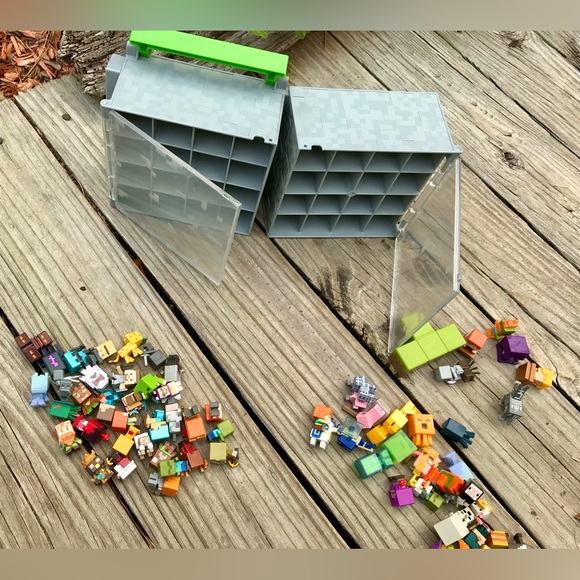 70 Pc MINECRAFT Minifigures Cave Collectible Display Play & Carry Case Cave Box - Picture 2 of 15